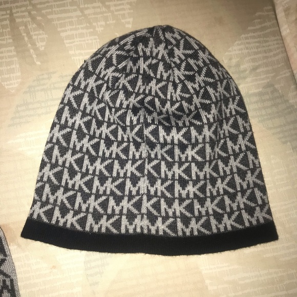 Michael Kors Hat - Picture 1 of 2